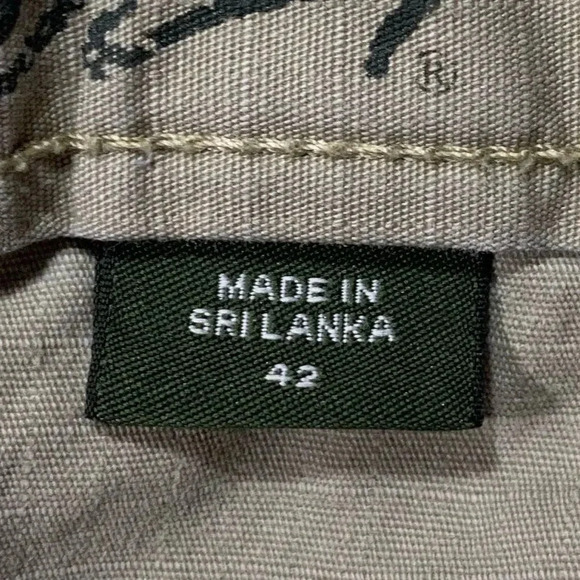 Eddie Bauer Khaki Cargo Shorts 🌞 - Picture 2 of 4